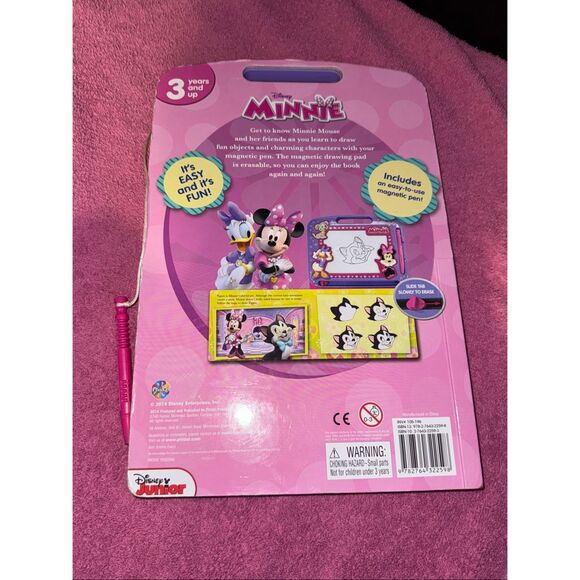 Disney Minnie Mouse hardback activity book - Picture 2 of 4